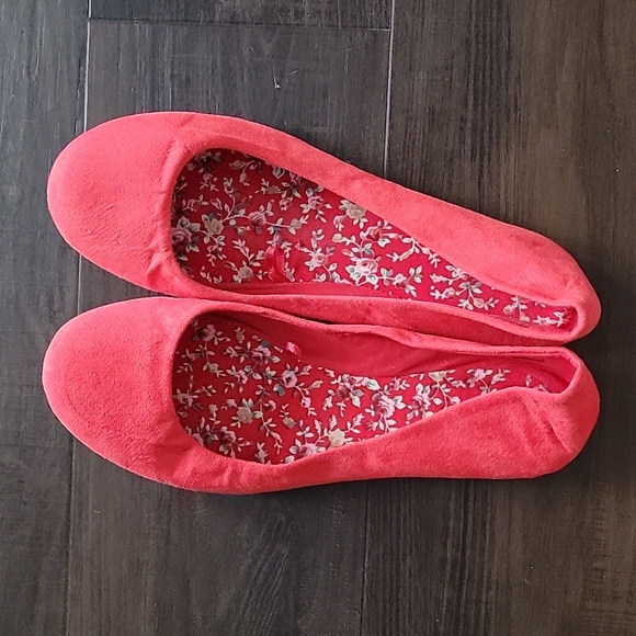 Red ballet flats - Picture 1 of 6